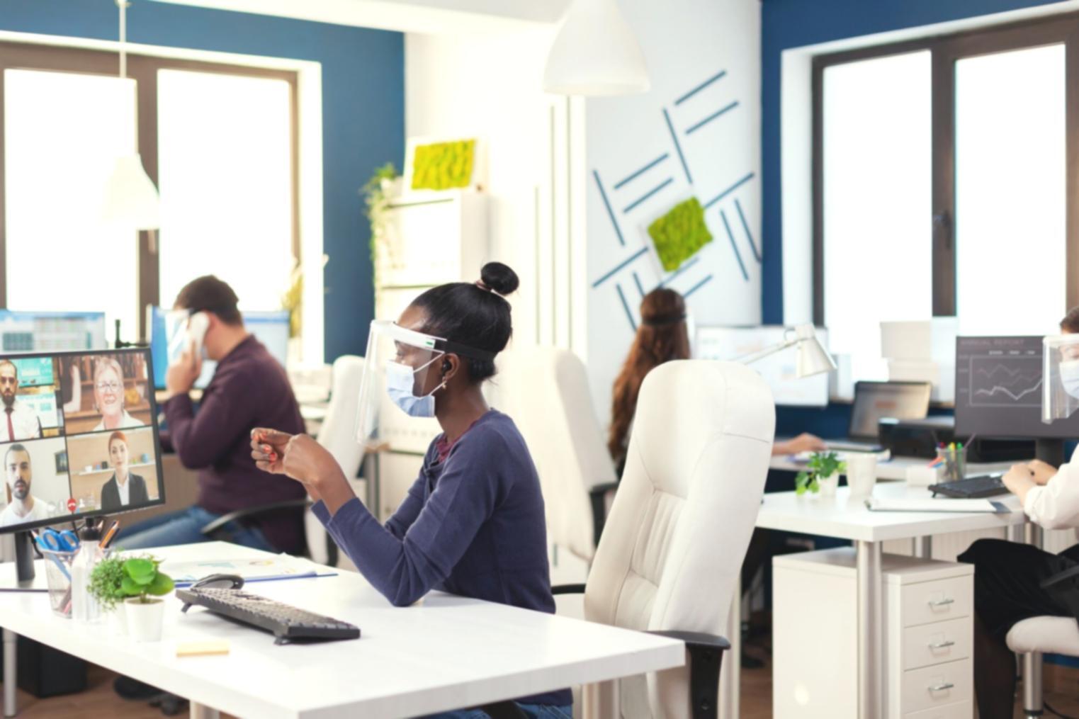 Interface de formation interactive avec exercices de rédaction SEO